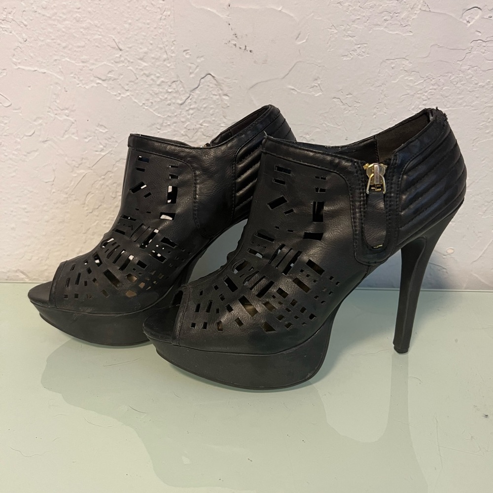 Anne Michelle Black Cutout Heeled Boots